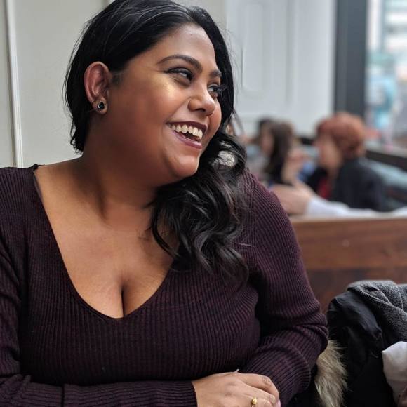 Meet your Posher, Aartee - Picture 1 of 1